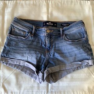 2/$15 : Hollister Jean short